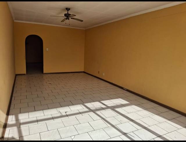 2 BEDROOM PROPERTY TO RENT IN VANDERBIJLPARK SE 1